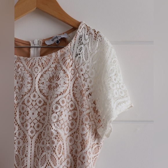 White Lace Short Sleeve High/Low-Special Occasion Dress by “Wildfire”-Size Small - Picture 6 of 14